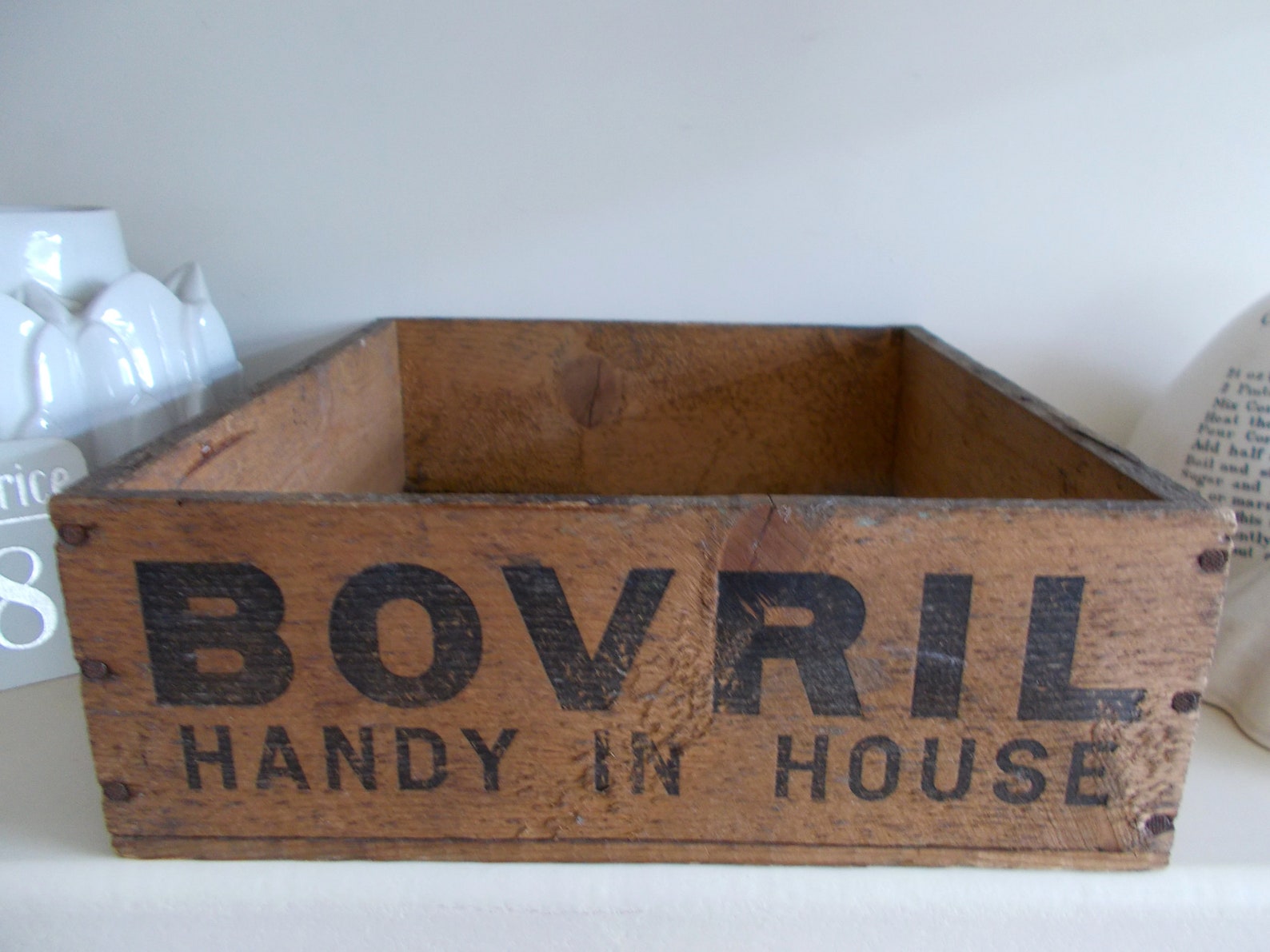 Rústico y encantador VINTAGE madera BOVRIL entrega | Etsy