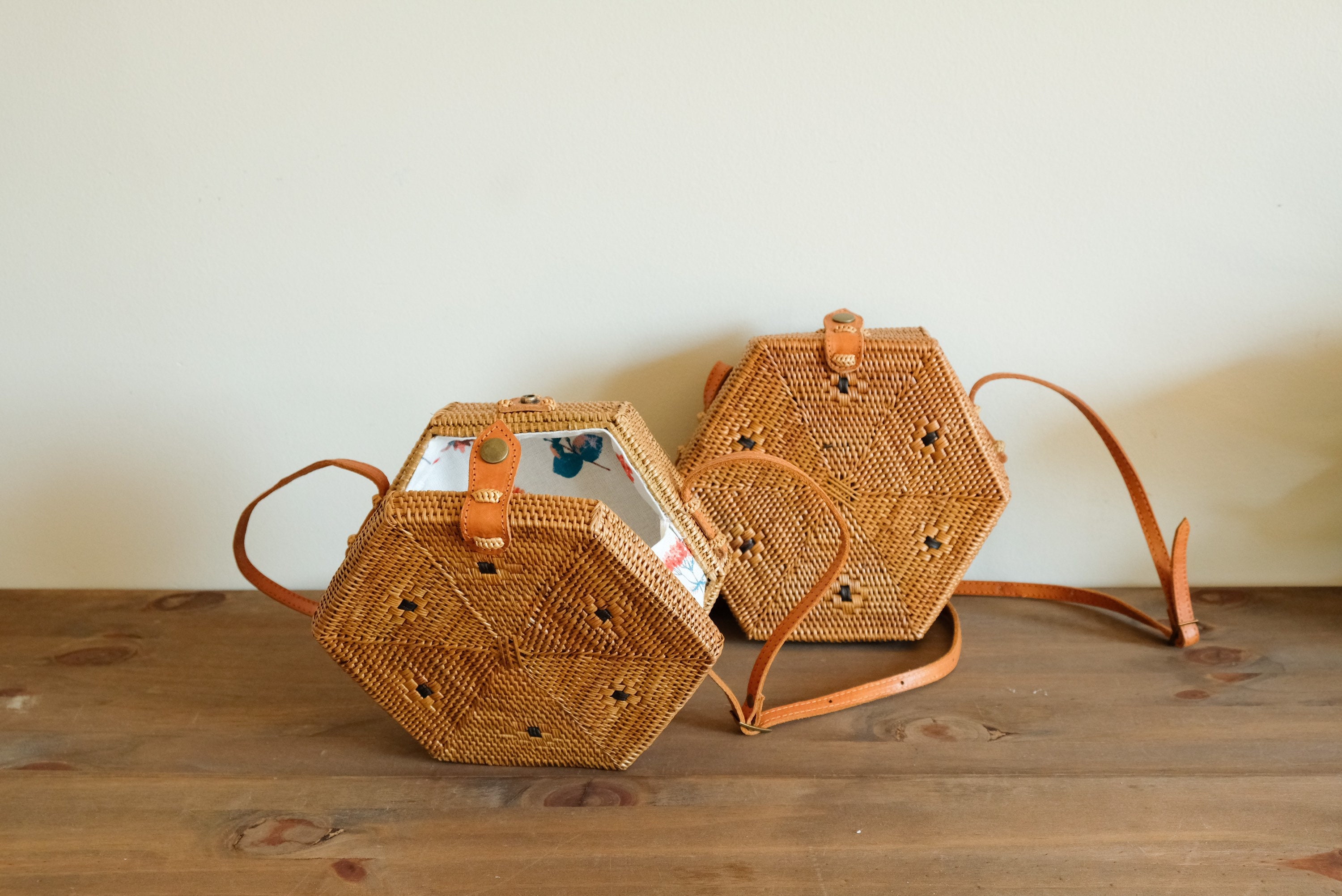 Custom lining Hexagon Rattan bag cross body bag vintage style wicker bag bucket bag straw bag vacation style