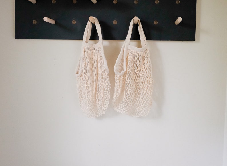 Long handle Net market Bag in Ivory/ cream color , Market bag, grocery net bag, beach bag, string bag, mesh bag, image 3