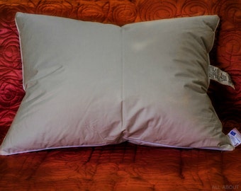 STANDARD DOWN PILLOW - Light Weight (20"x26"):  12oz. of 800-fill power Eastern European goose down, 100% cotton fabric from Austria.