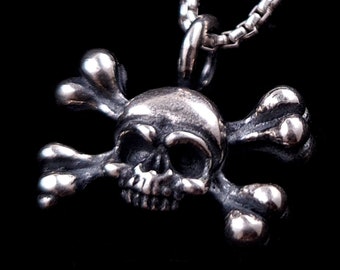 Ciondolo collana teschio con ossa incrociate Dainty Goth unico, collana Memento Mori, collana stregata, gioielli occulti, gioielli satanici, Nero, Piccolo