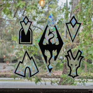Inspirado en Elder Scrolls V: Skyrim Dragonborn Suncatcher Adhesivo para ventana móvil Mapa Punto de ruta Creador de arcoíris Sin adhesivo Atrapasueños