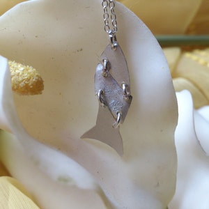 Collier flexible d’argent sterling de poisson