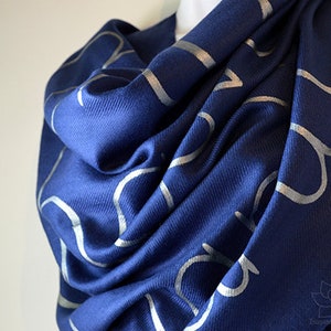 Lokah Samastah Sukhino Bhavantu OM Shanti shawl, Mantra Yoga Vegan Scarf, Sanskrit Meditation Scarf, Yoga Teacher Gift, Spiritual Shawl