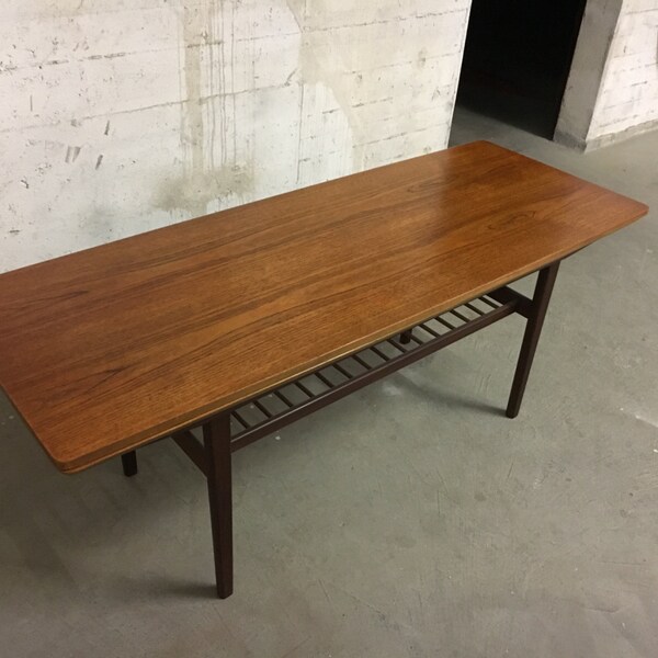 Beautiful Mid-Century Palisander (Rosewood) Sofa Table with Extensions