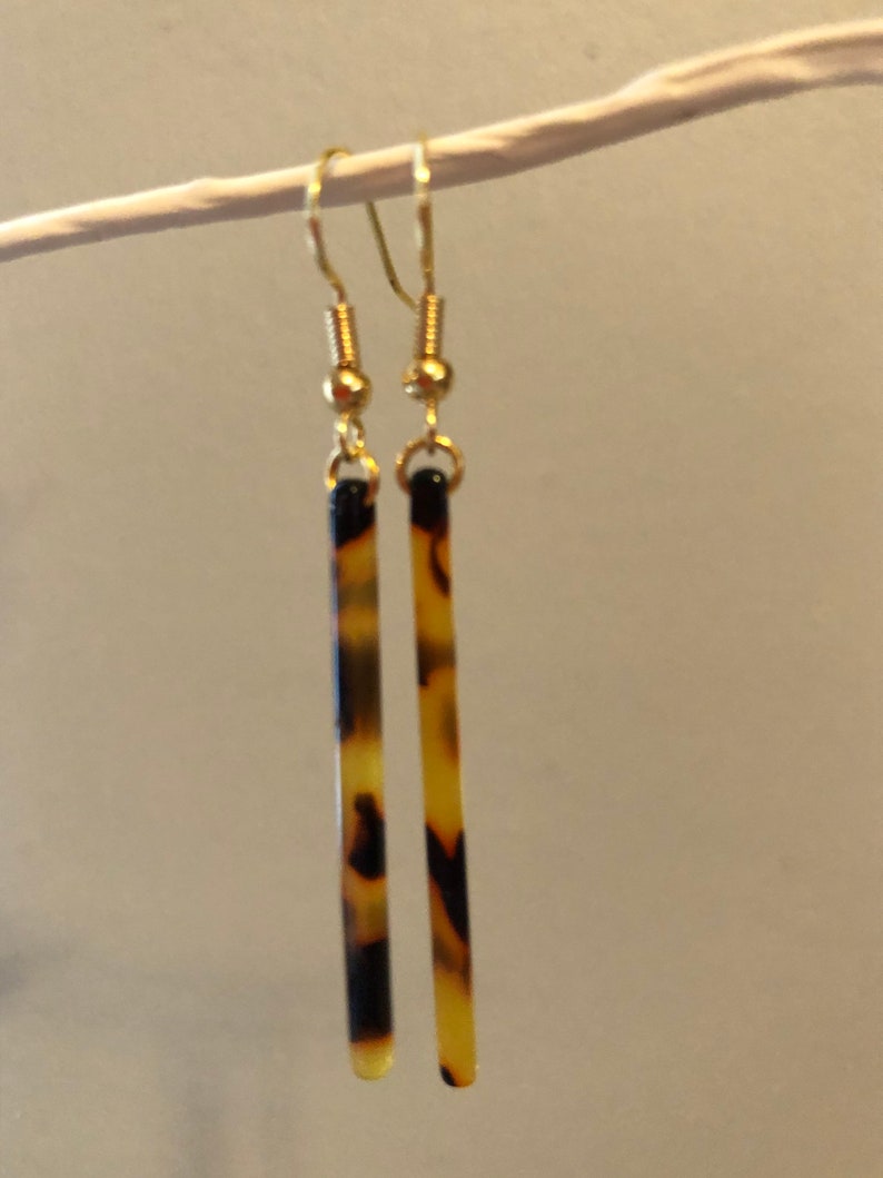 Tortoise shell stick earrings image 4