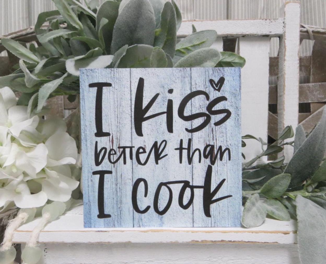 Magnet / Kylskåpsmagnet I kiss better than I cook - Svart - La Finesse