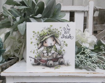 Plaque de gnome de la Saint-Patrick : un petit peu irlandais - Décor de plateau à plusieurs niveaux