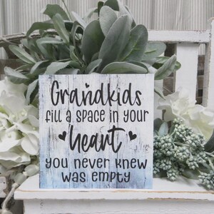 Grandkids Sign / Grandkids Fill a Place in Your Heart You Never Knew Was Empty / Gift for Grandma & Grandpa / New Grandparents Sign Gift
