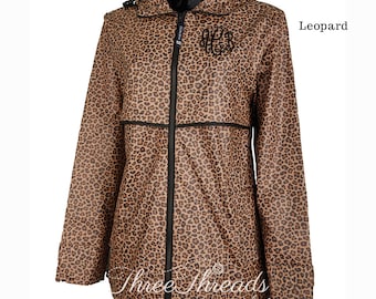 Charles River-regenjack met monogram en luipaardprint, damesjack, regenjack - monogram linkerborst