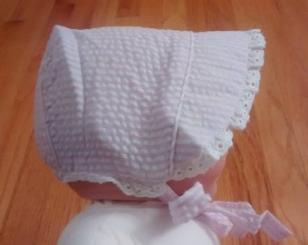 Monograma rosa Seersucker Baby Bonnet, Baby Shower Gift, Pink Seersucker Bonnet, Summer Bonnet