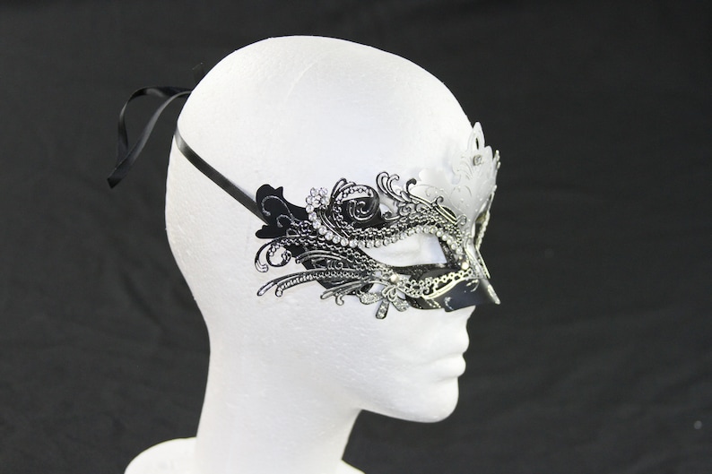 Prom Classic Black /& Silver Venetian Masquerade Mask Glitter Mask with Silver Laser Cut Metal Design Wedding Mardi Gras MEP001BKSL