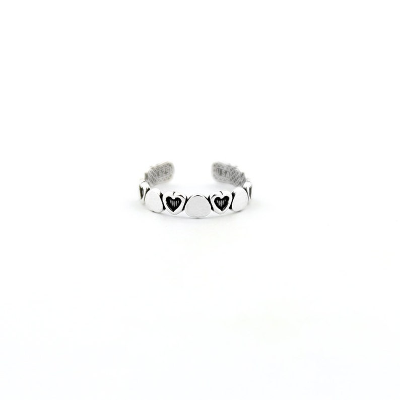 T-118 sterling silver knuckle ring Heart design above knuckle ring adjustable midi ring also toe ring
