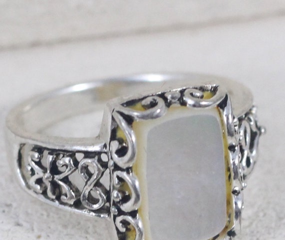 Vintage Rings / Mother Of Pearl Rings / Rings Siz… - image 3