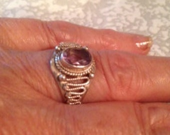 Vintage Rings / Amethyst Rings / Birthstone Rings / Rings Size 7 (Item#ER28)