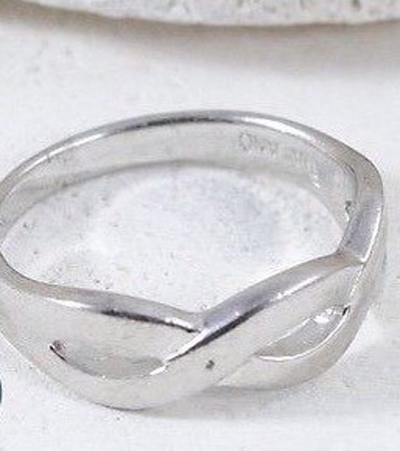 Wedding Rings / Sterling Silver Rings / Vintage Rings / Wedding Bands /  Rings Size 7 (Item#ER501)