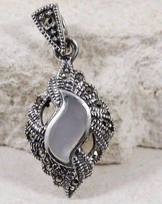 Pearl Necklaces / Pearl Jewelry / Mother Of Pearl