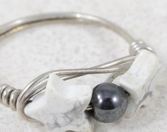 Sterling Silver Rings / Vintage Rings / Wire Wrapped Rings / Howlite Ring /Stars Rings / Rings Size 4 (Item#ER317)