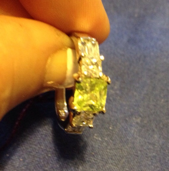 Peridot Rings / Multistone Rings / Birthstone Ring