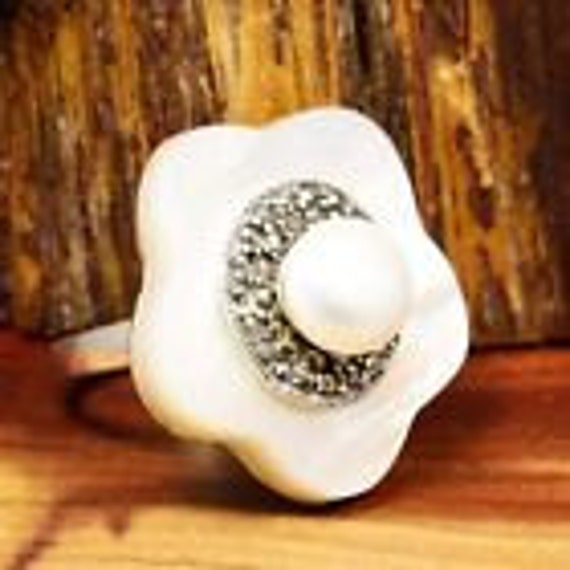 Vintage Rings / Pearl Rings / Mother of Pearl Ring