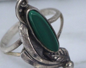 Vintage Rings / Sterling Silver Rings / Navajo Rings / Malachite Rings / Rings Size 4.5 (Item#ER541)