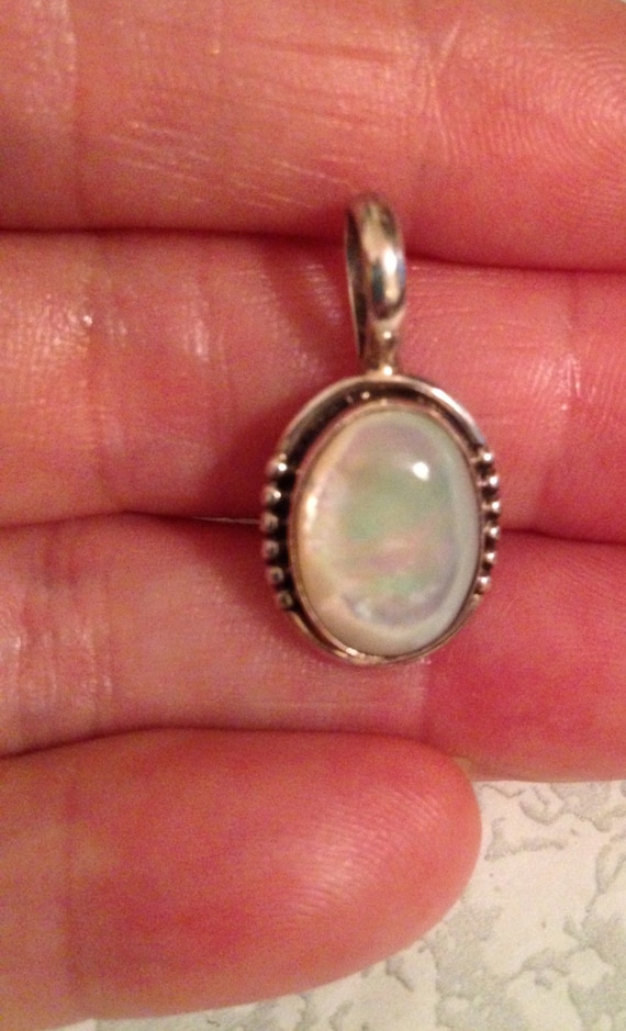 Vintage Necklaces / Pearl Necklaces / Mother of Pe