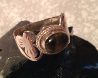 Tiger's Eye Rings / Sterling Silver Rings / Vintage Rings / Rings Size 9 (Item#ER212)