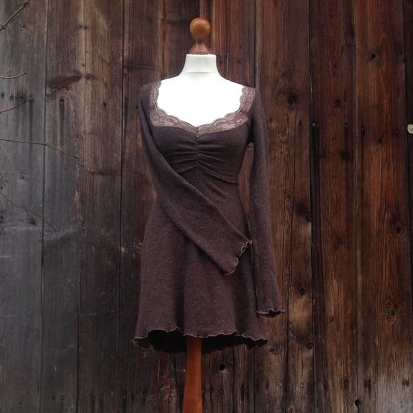 Abito Woolen winterwonder con scollatura in pizzo carino