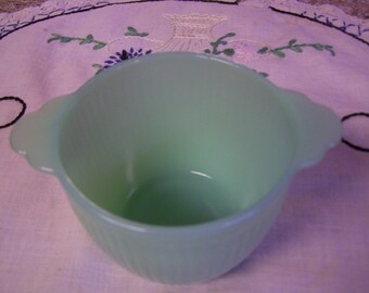 Jadeite Sugar Bowl -- Mid Century Fire King
