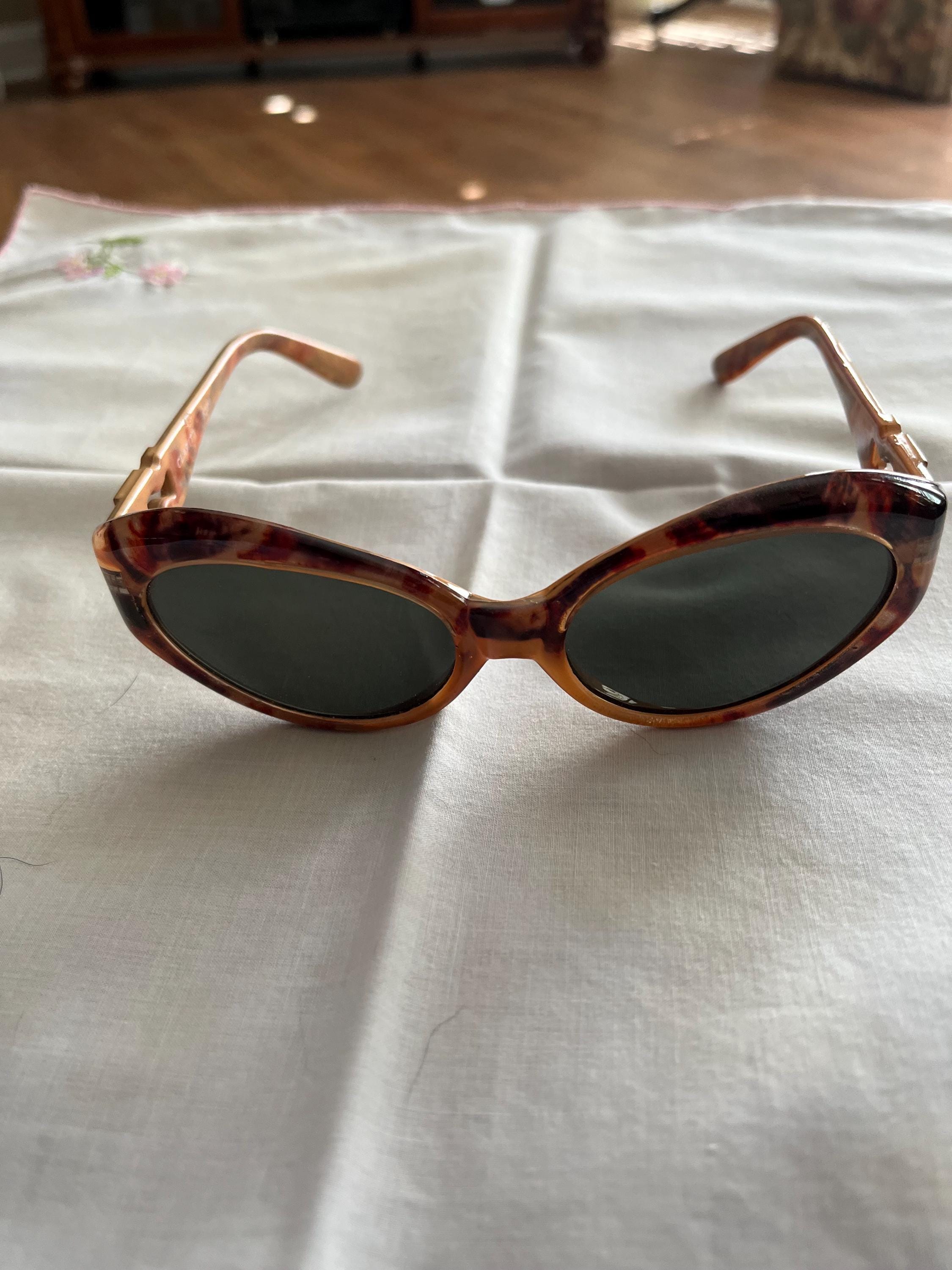 Tortoise Shell Cateye Sunglasses —vintage - Etsy display picture 3