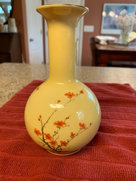 Hyalyn 833 Soft Yellow Vase With Cherry Blossom Flowers - Etsy Hyalyn 833 Soft Yellow Vase With Cherry Blossom Flowers - Etsy