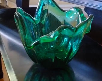 Vintage White Cristal Murano Lavorazione Emerald Green Handblown Art Glass Bowl