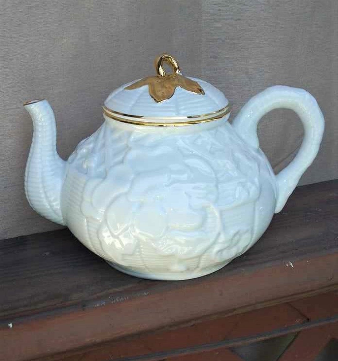 Mlesna Porcelain White/gold Leaf Tea Pot Gold Gilded Leaf Etsy
