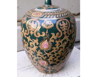 Chinese Gold Gilded Porcelain Ginger Jar: Leaves Vines Flowers