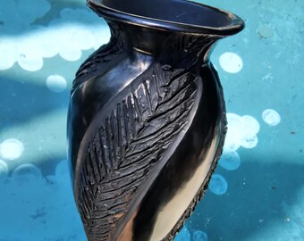 Stunning Dona Rosa Oaxaca Mexico Hand Carved Barro Negro Textured Ceramic Vase