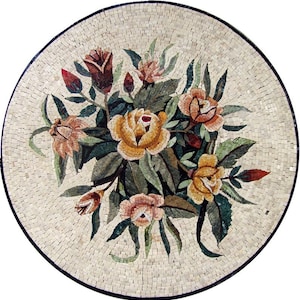 Medaglione floreale in mosaico di marmo