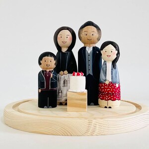 Custom Family Figures / Family Portraits / Personalized Family with Pets / Custom Peg Dolls / Personalized Family Gift image 2