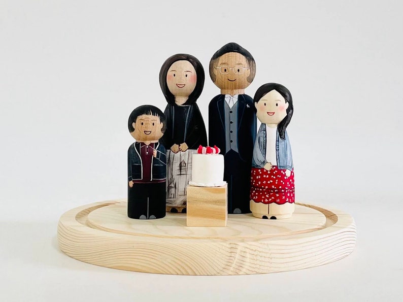 Custom Family Figures / Family Portraits / Personalized Family with Pets / Custom Peg Dolls / Personalized Family Gift image 2