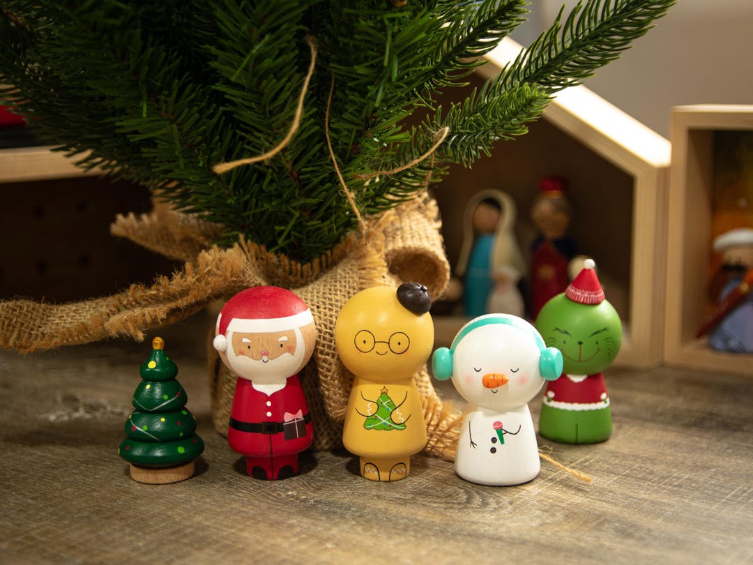 Hand-painted Christmas Peg Doll Set: Festive Holiday Decor / Christmas ...