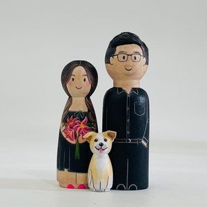 Custom Family Figures / Family Portraits / Personalized Family with Pets / Custom Peg Dolls / Personalized Family Gift Couple + 1 pet/kid