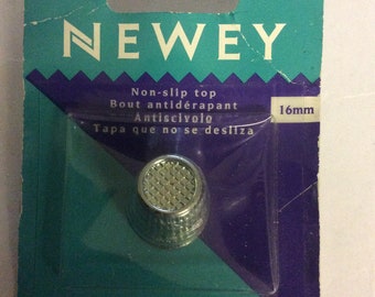 Neweys ,  Thimble,silver colour , 18 mm, Freepost U.K.