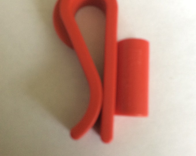 Homebrew2u Red bucket clip , for use with 3/8” Syphon tube,