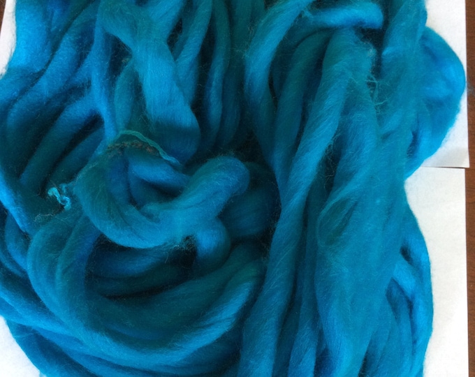 Super chunky arm knitting yarn turquoise blue  250g. Freepost  U.K.