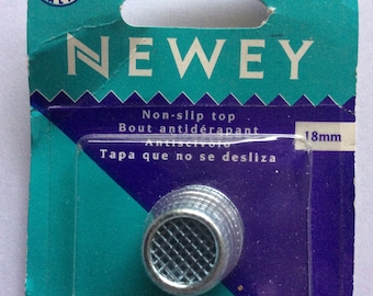 Neweys ,  Thimble,silver colour , 18 mm, Freepost U.K.