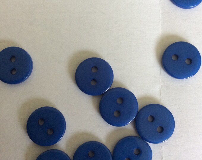 Pack 10 ,  blue  plastic  11 mm , 2 hole  buttons Freepost U.K.