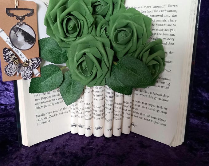 Book Sculpture Bouquet  green.
