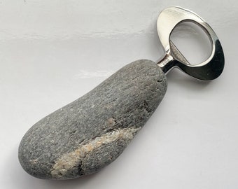 Natürlicher Strandstein Flaschenöffner | Echter Rock | Bieröffner | Getränke Tool Bar Zubehör | Einzigartiges Küsten Geschenk | Handgefertigt in Maine USA