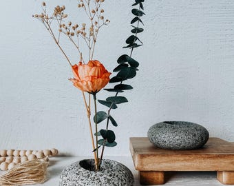 Natural Stone Ikebana Vase – Handcrafted Granite Flower Arranger with Stainless Steel Pin Frog
