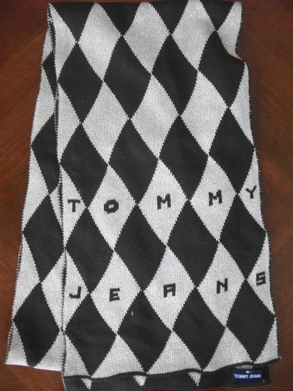 TOMMY JEANS
