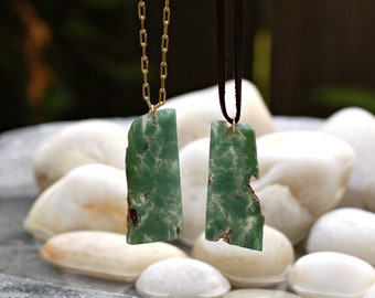 Moss Agate Pendant, Raw Stone Necklace, Adjustable Suede Deerskin Leather, Casual Stone Jewelry, Boho Bead Necklace